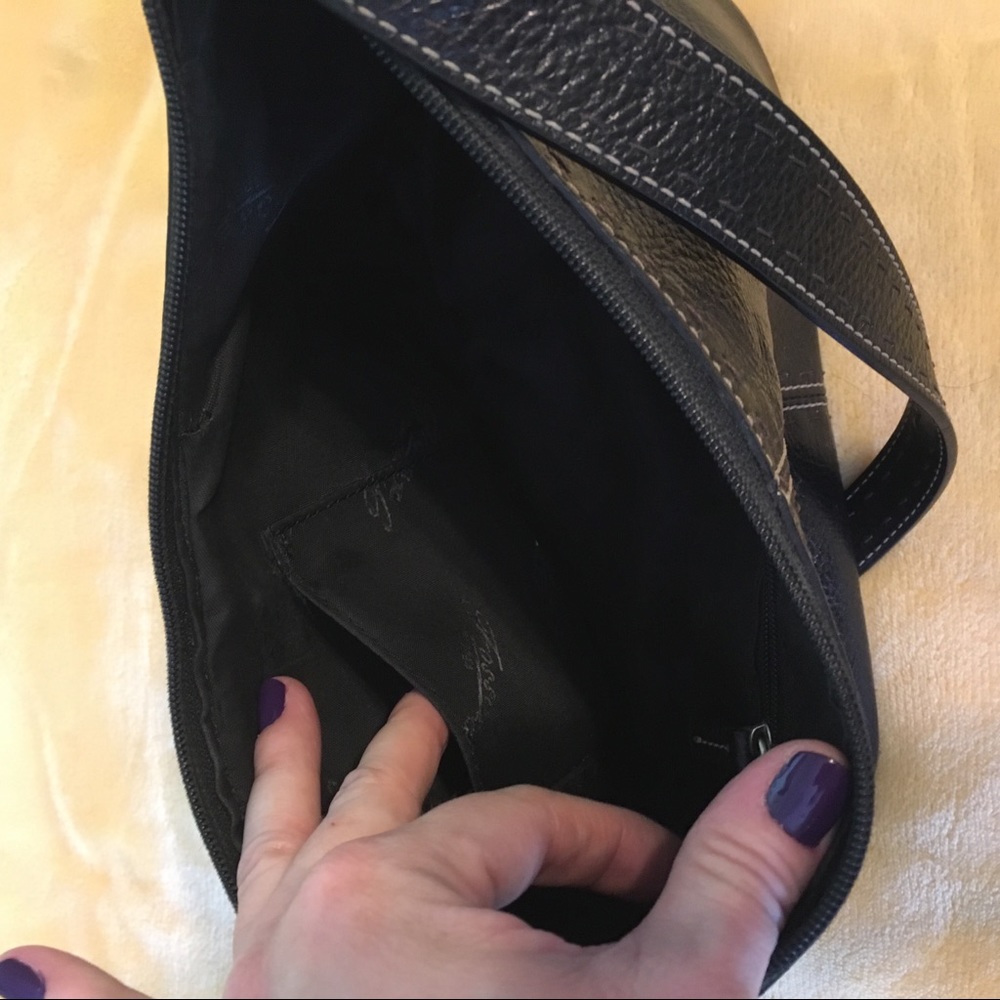 ✨HOST PICK✨ Fossil black leather purse - Picture 6 of 9